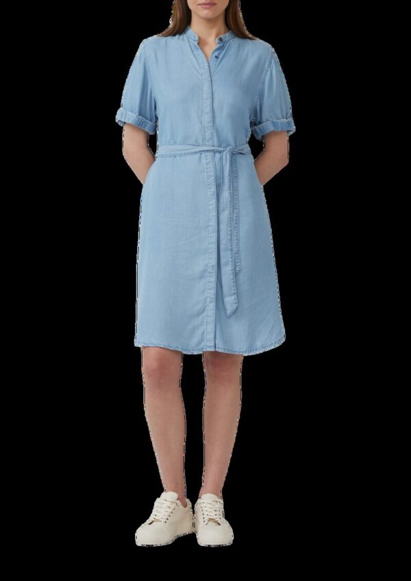 Kleid aus Lyocell mit Stehkragen und Gürtel