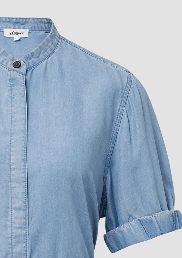 Kleid aus Lyocell mit Stehkragen und Gürtel