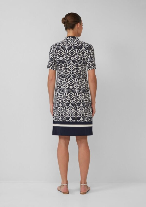 Kurzes Jerseykleid mit V-Ausschnitt