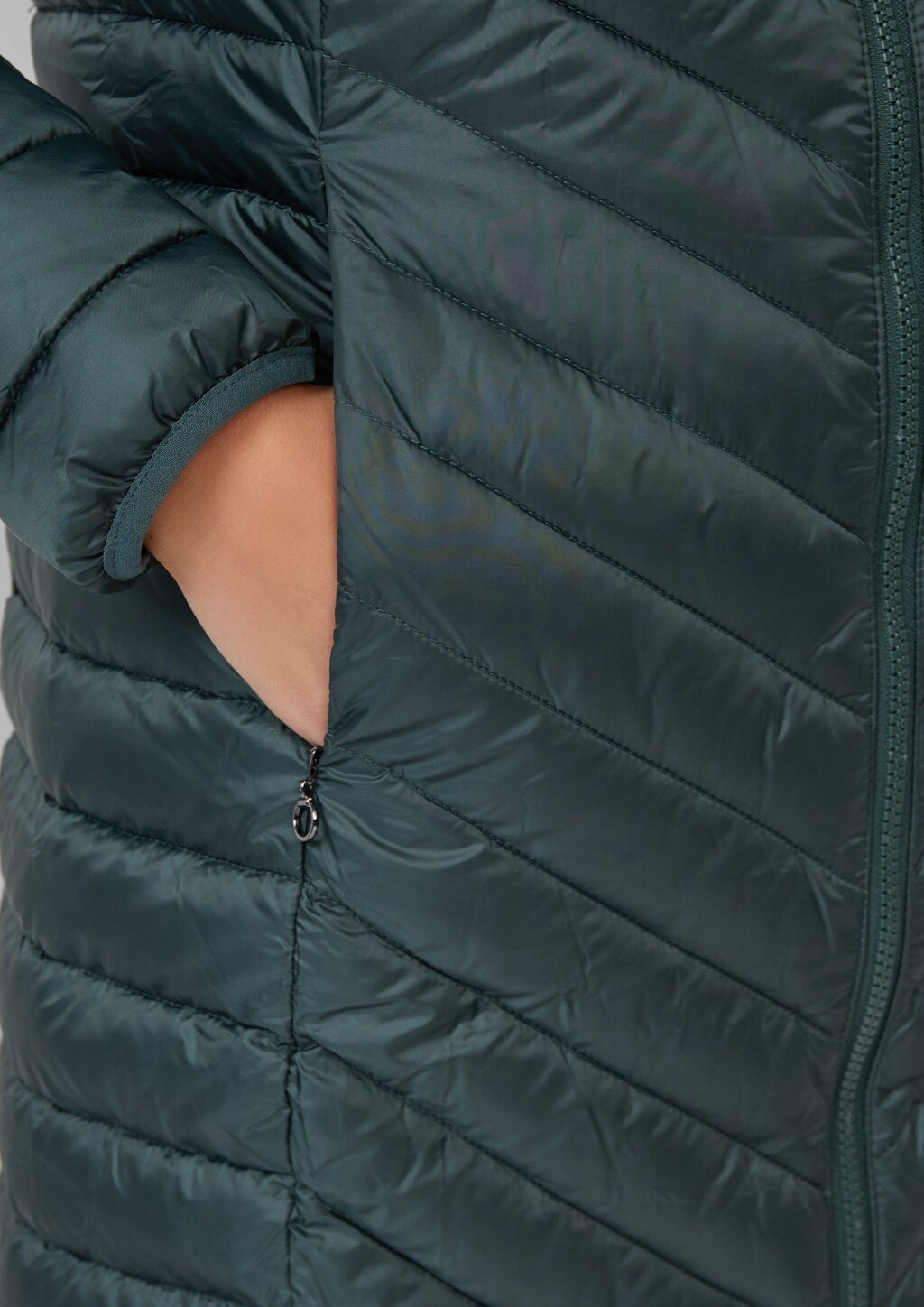 Packbarer leichter Mantel mit Zwei-Wege-Reißverschluss und abnehmbarer Kapuze