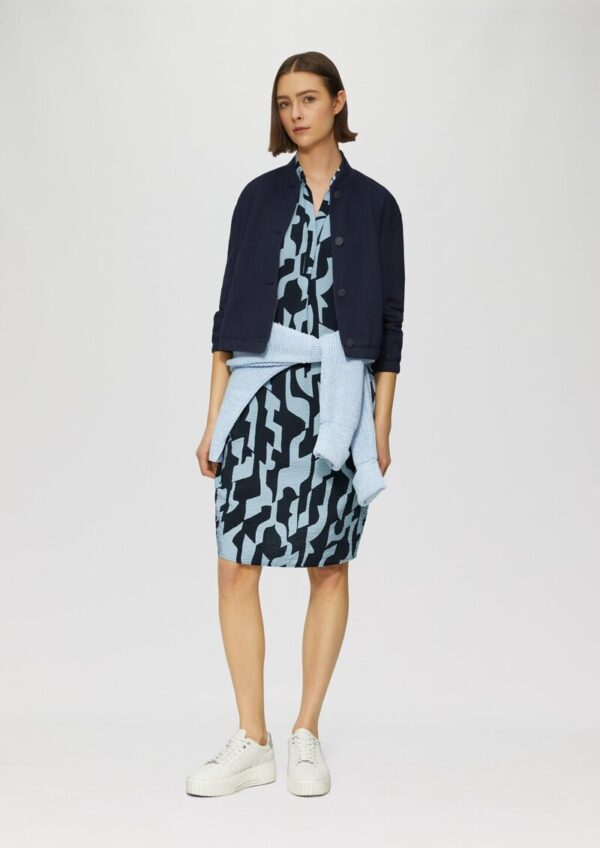 Strukturiertes Kleid aus Viskosemix mit Eingrifftaschen