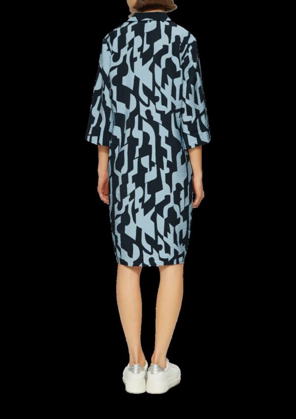 Strukturiertes Kleid aus Viskosemix mit Eingrifftaschen