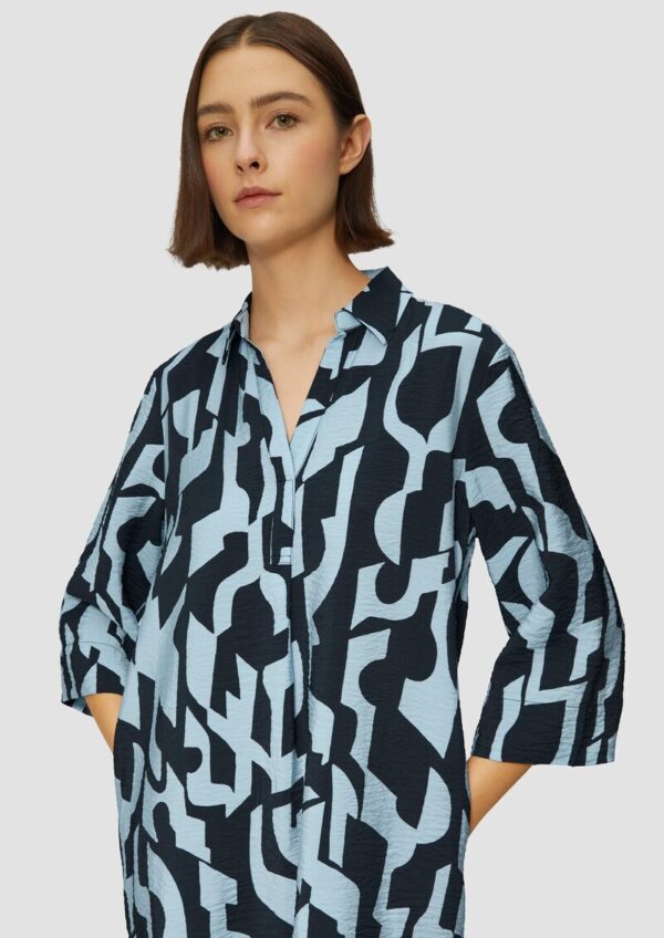 Strukturiertes Kleid aus Viskosemix mit Eingrifftaschen