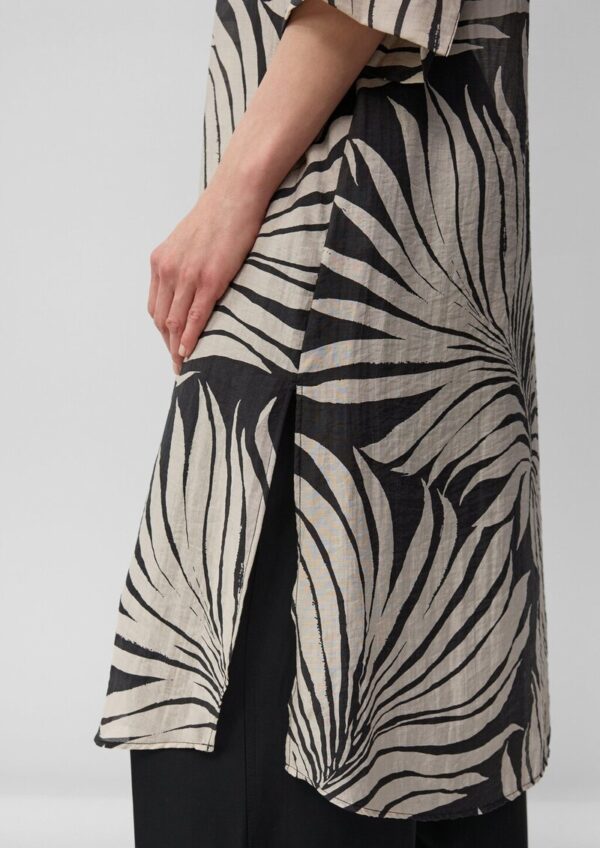 Semitransparente Longbluse mit All-over-Print