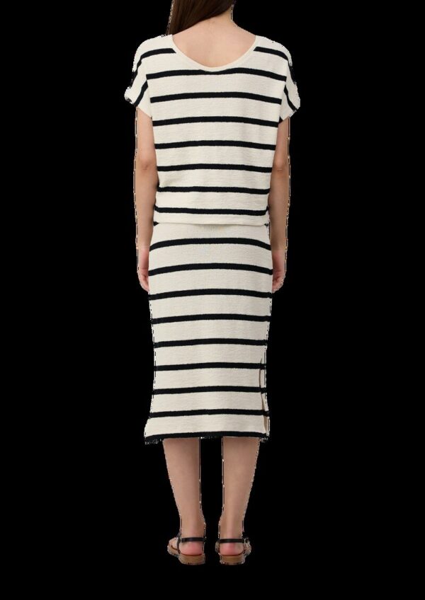 Kurzarm-Sweatshirt aus Strickjersey mit überschnittenen Schultern