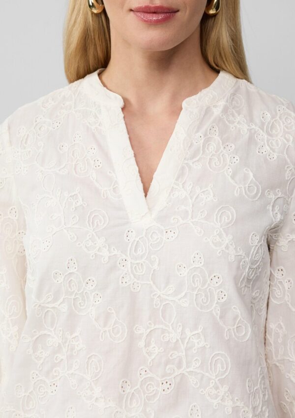 Baumwollbluse mit Stickereien und 3/4-Ärmeln