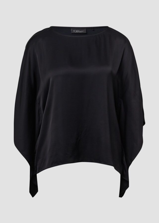 Fließende Poncho-Bluse aus Satin