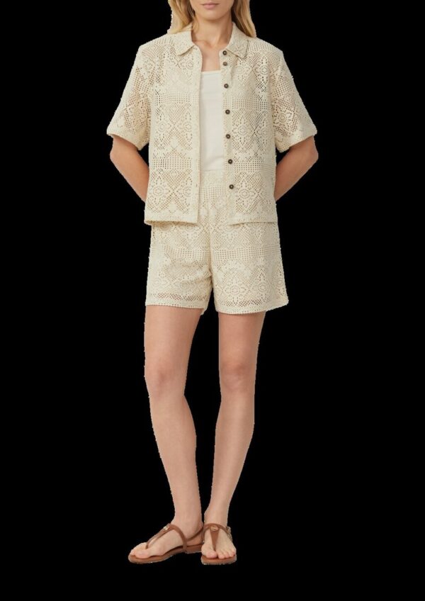 Leicht transparentes Shirt aus Häkelspitze