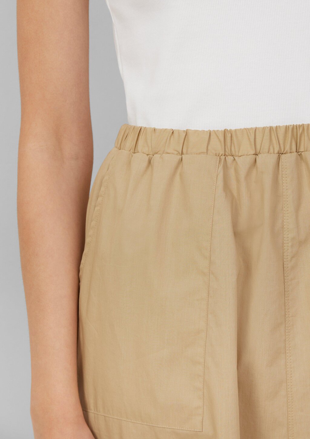 Ärmelloses Midikleid im Fabricmix