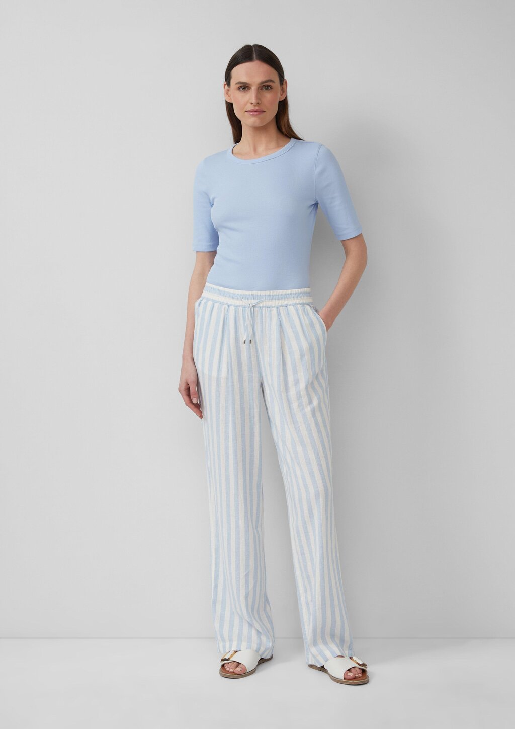 Geripptes T-Shirt im Slim Fit aus Baumwollmix