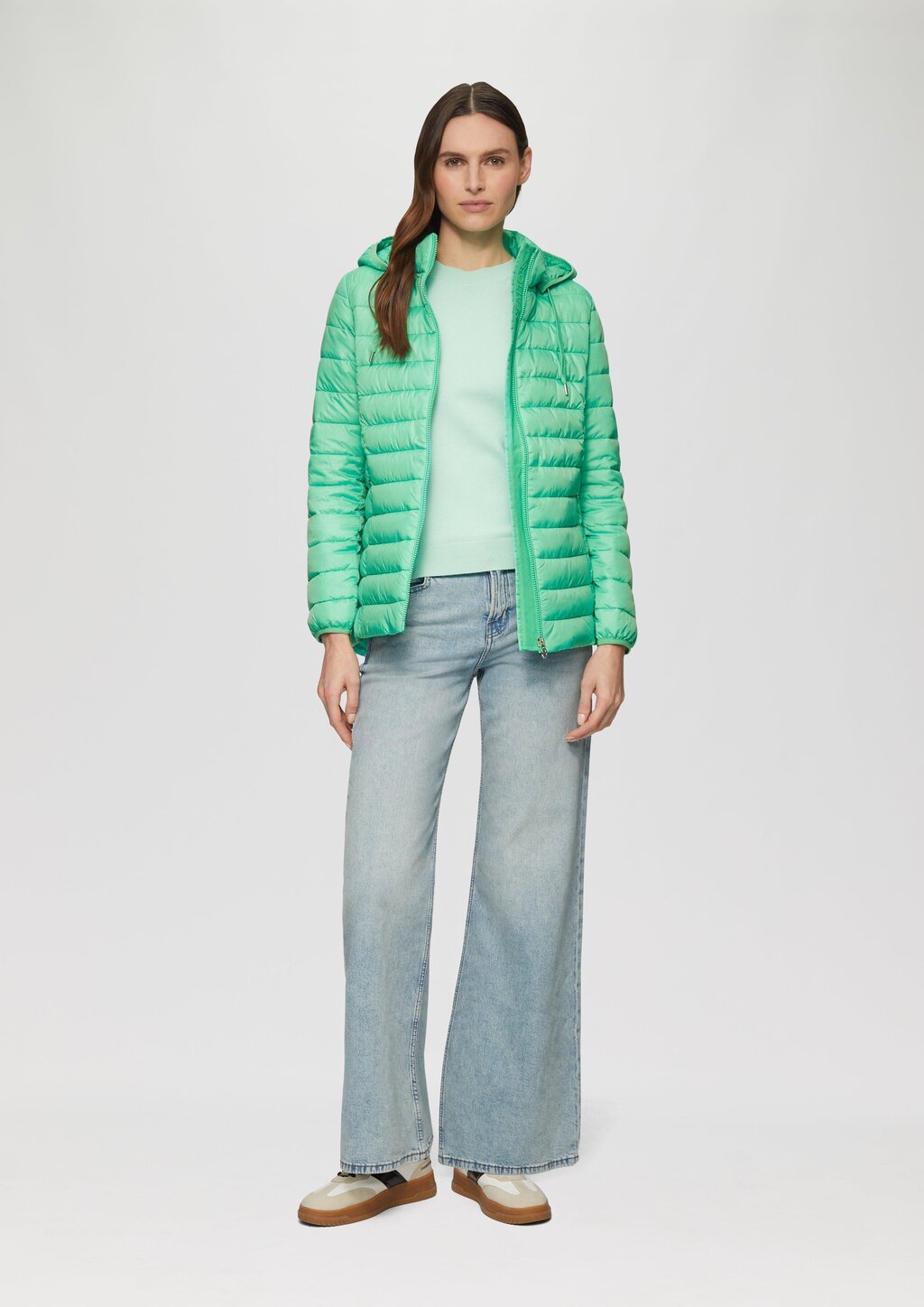 Leichte Steppjacke mit abnehmbarer Kapuze