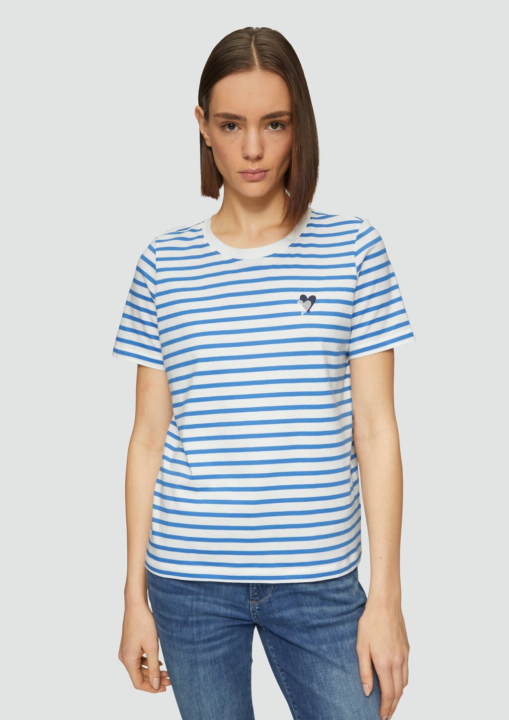 Gestreiftes T-Shirt im Relaxed Fit mit Herz-Stickerei
