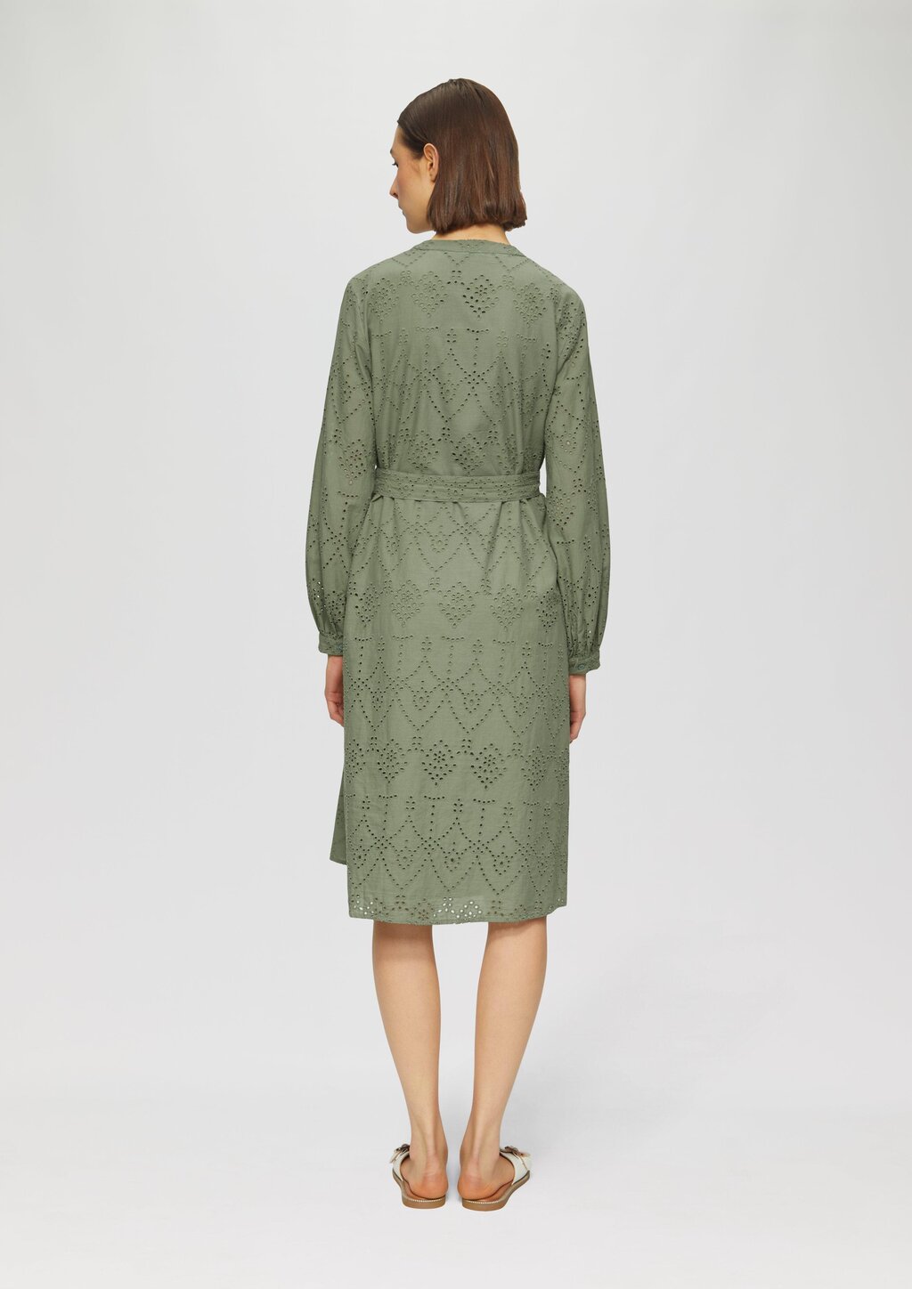 Kleid in A-Shape mit Lochstickerei und Eingrifftaschen