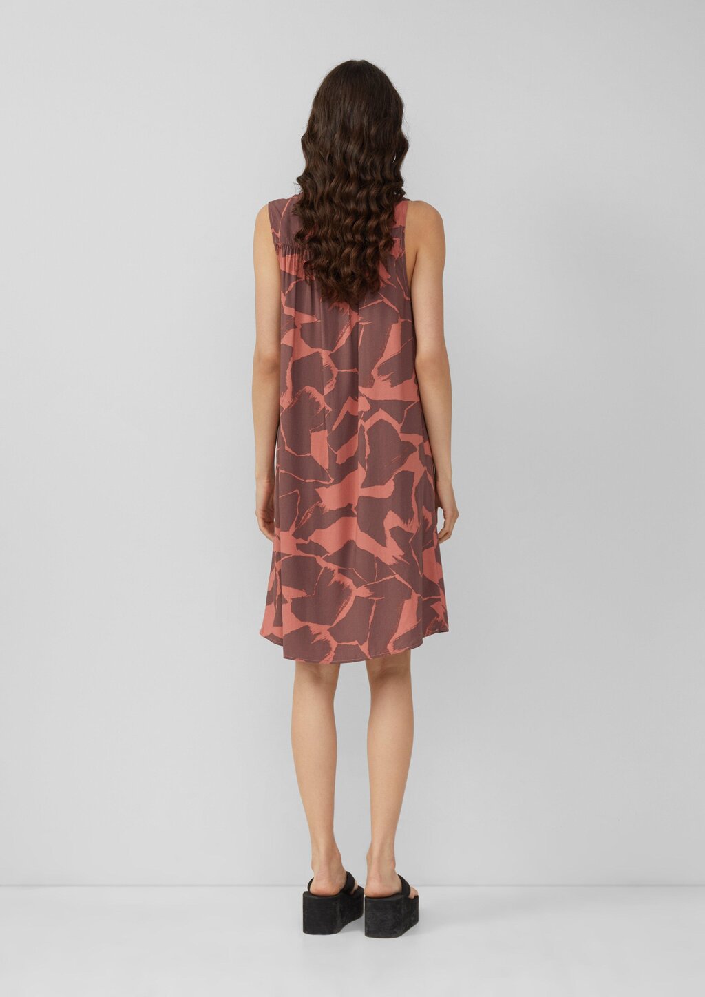 Knielanges Viskosekleid