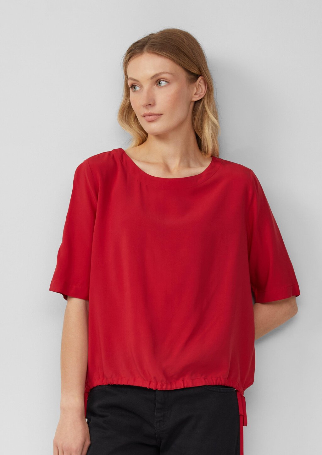 Gemusterte Shirt-Bluse mit verstellbarem Saum