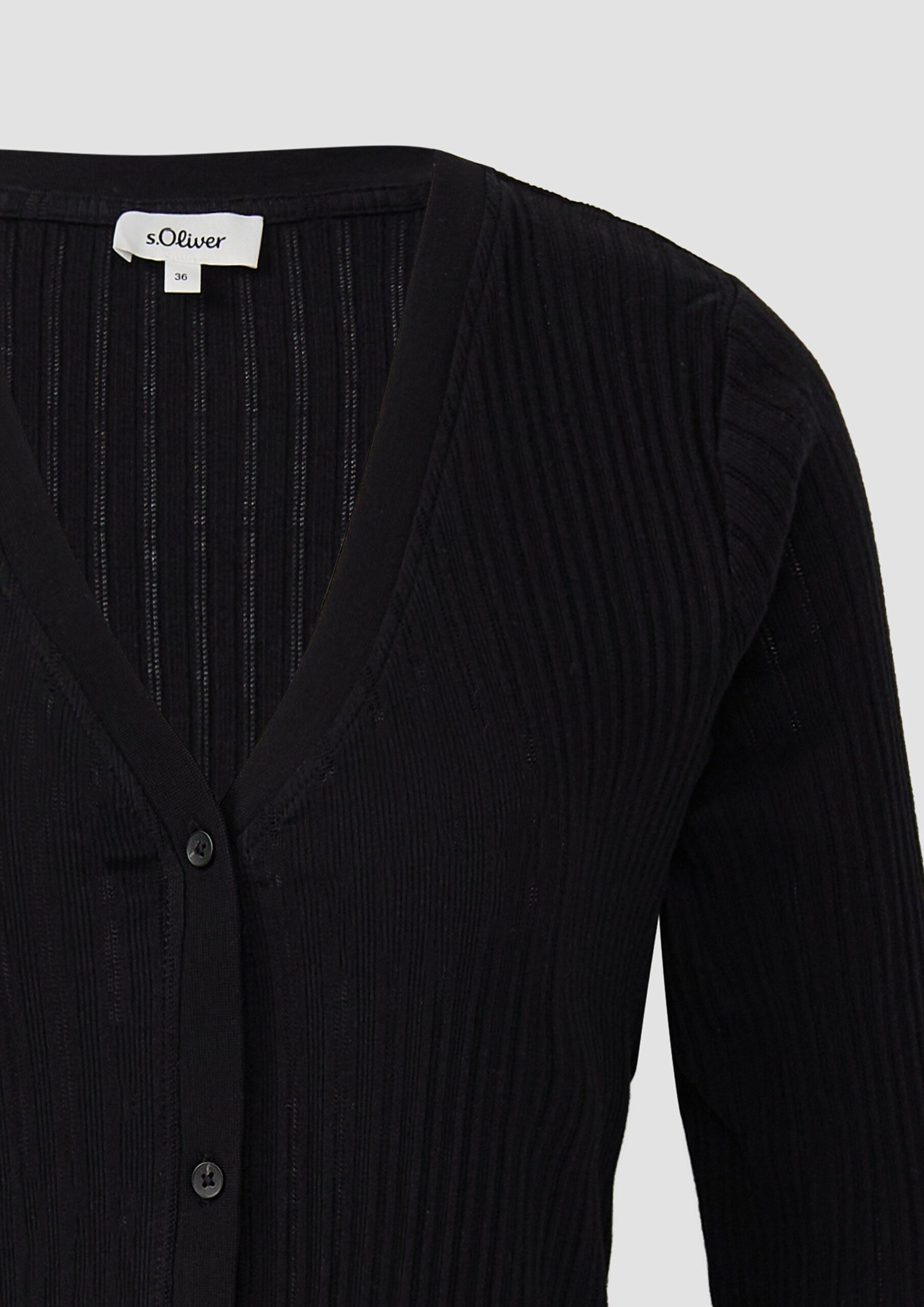 Semitransparente Strickjacke aus Ajour-Rippe