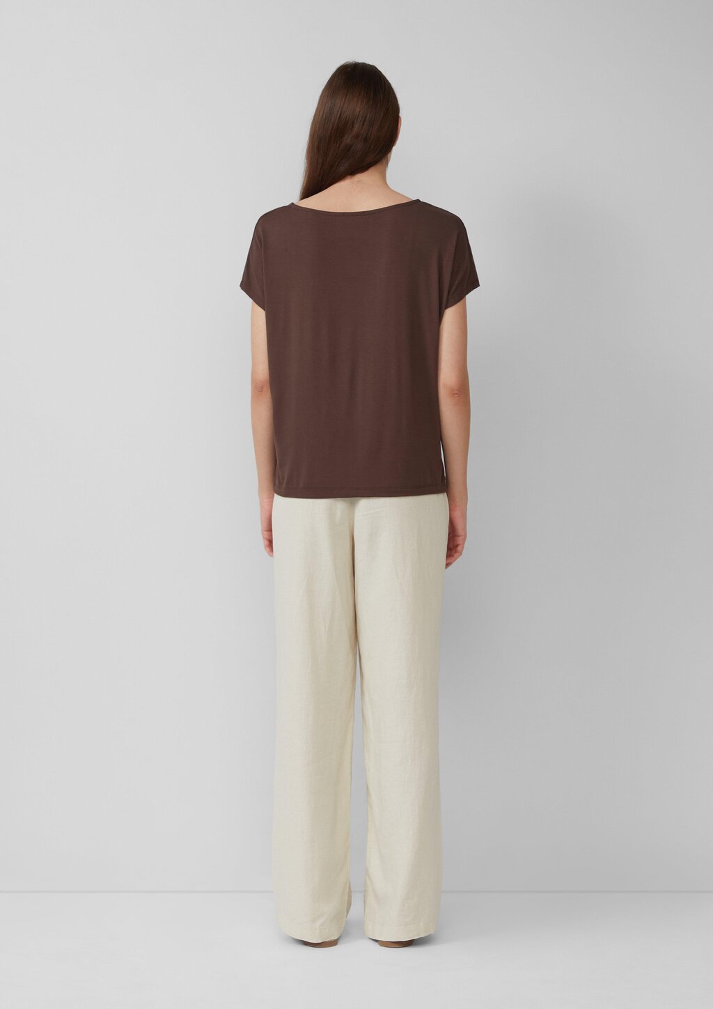 Fließendes Jersey-Shirt mit überschnittenen Schultern