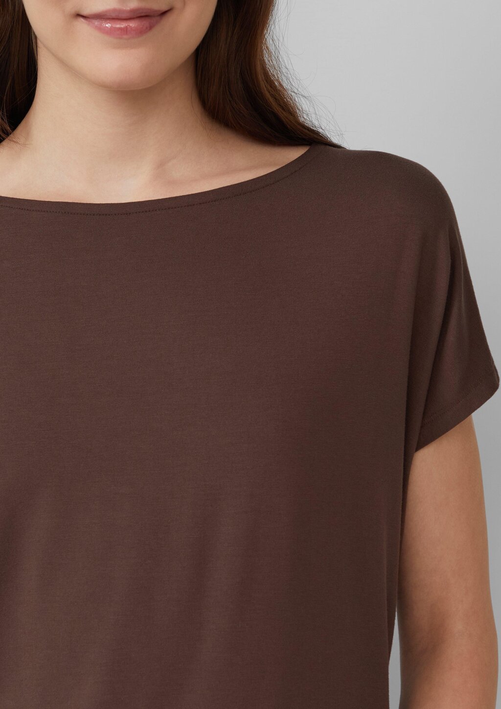 Fließendes Jersey-Shirt mit überschnittenen Schultern