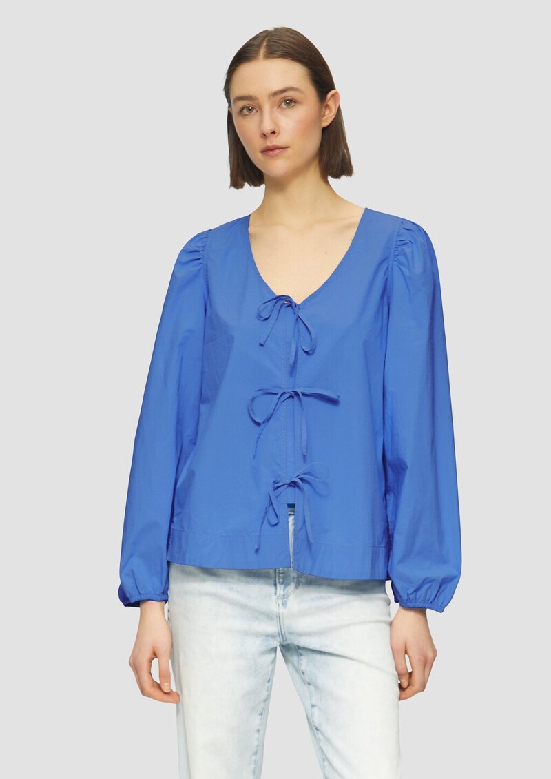 Verspielte Popeline-Bluse mit Schleifen und Puffärmeln
