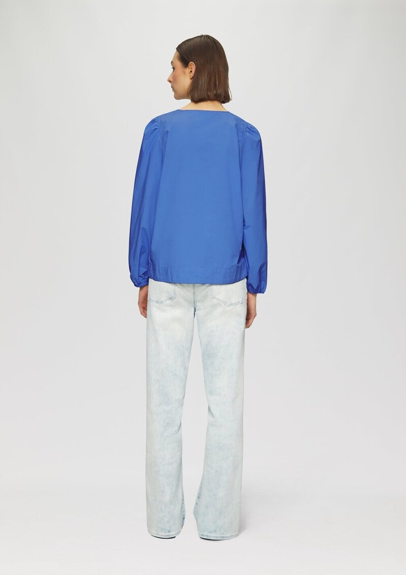 Verspielte Popeline-Bluse mit Schleifen und Puffärmeln