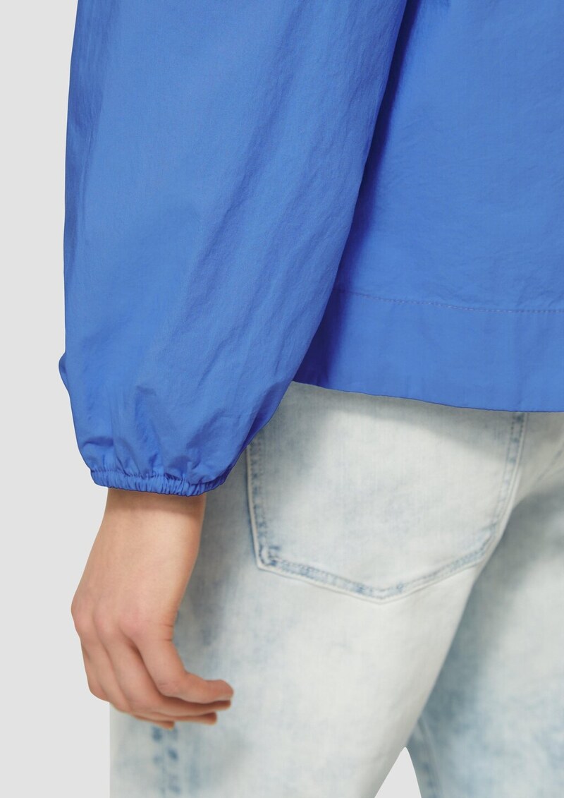 Verspielte Popeline-Bluse mit Schleifen und Puffärmeln