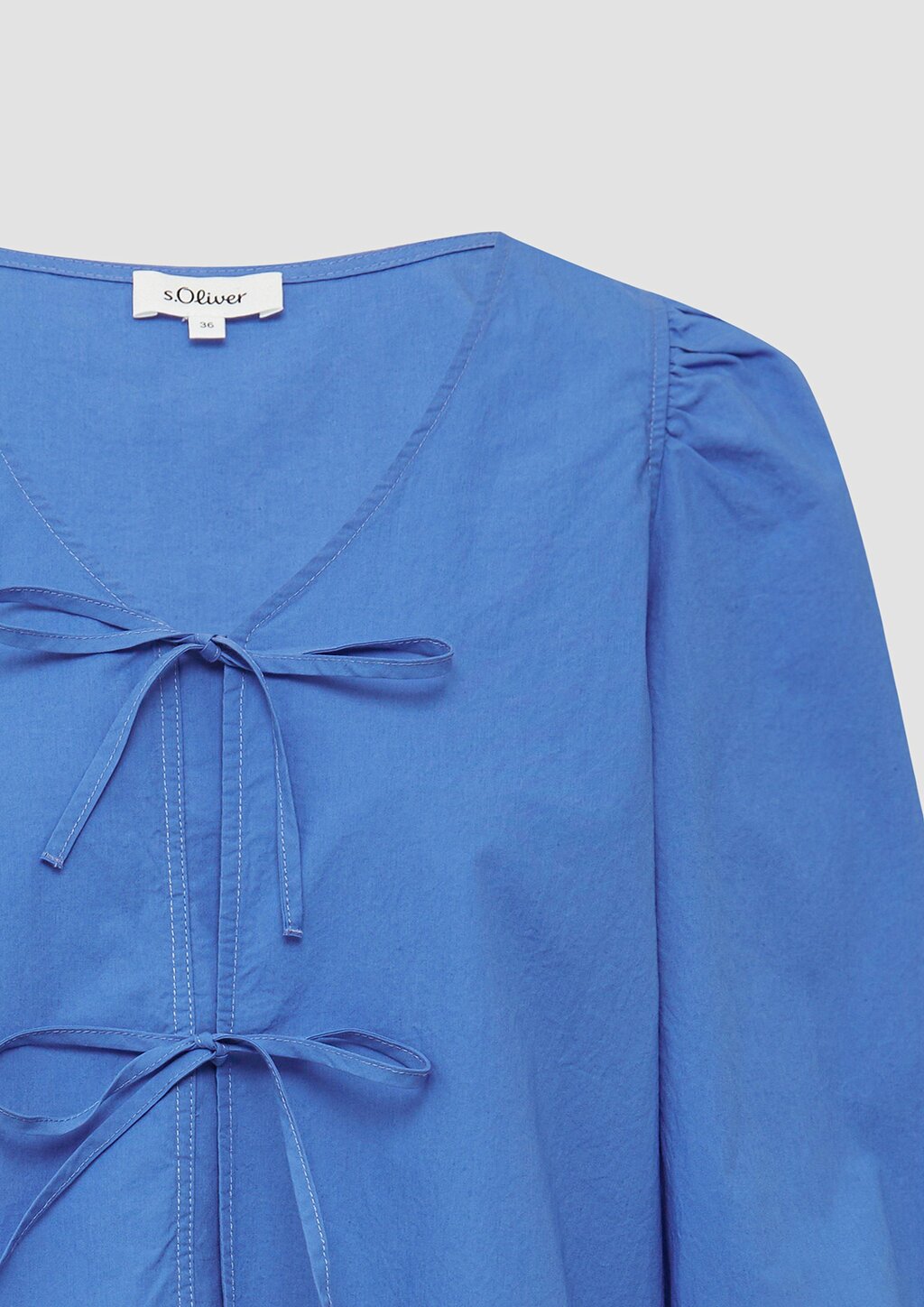 Verspielte Popeline-Bluse mit Schleifen und Puffärmeln