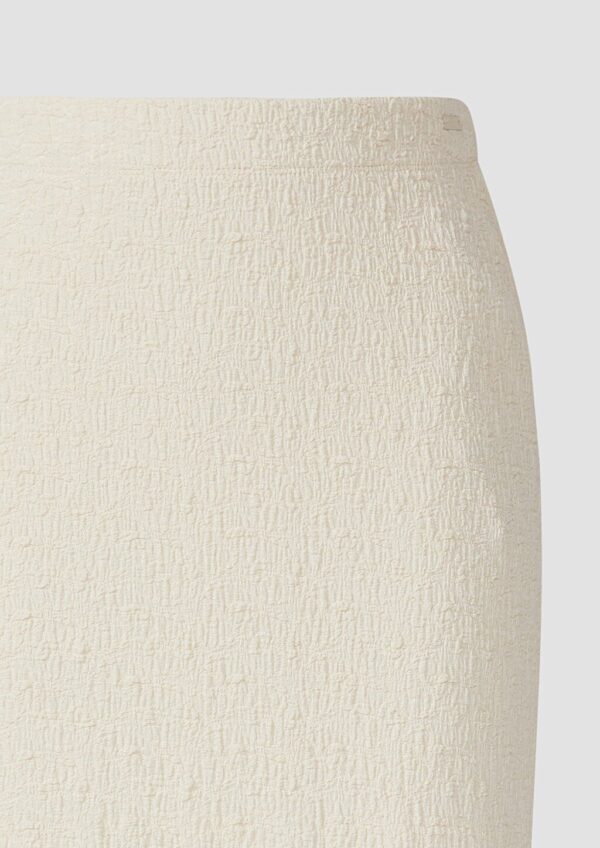 Wadenlanger strukturierter Rock