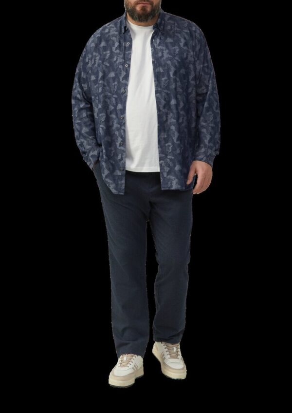 Regular Fit: Leichtes Jacquard-Hemd mit Button-Down-Kragen