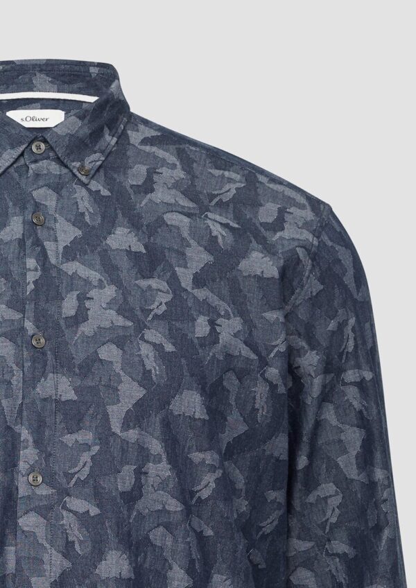 Regular Fit: Leichtes Jacquard-Hemd mit Button-Down-Kragen