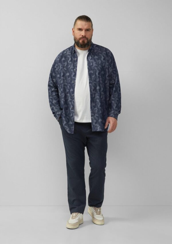 Regular Fit: Leichtes Jacquard-Hemd mit Button-Down-Kragen