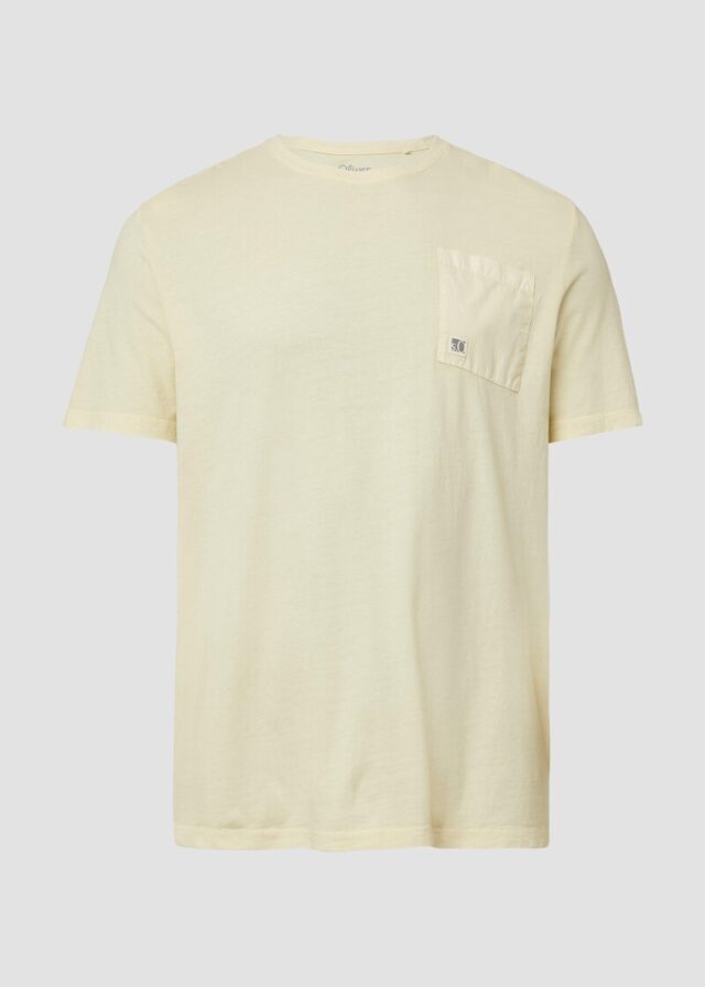 T-Shirt mit Brusttasche und Garment Dye