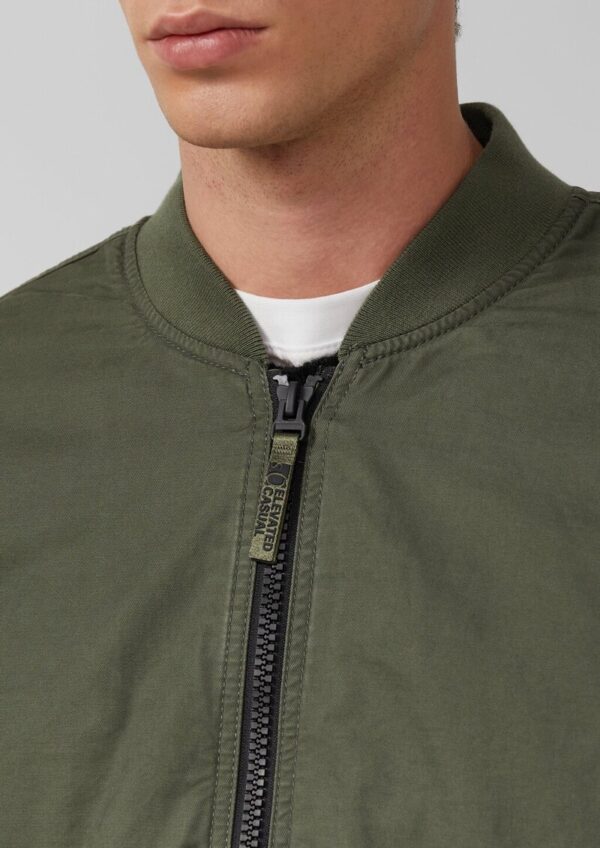 Bomberjacke mit Label-Patches und Waschung