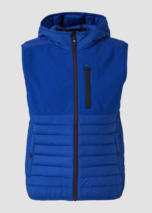 Leichte Weste aus Materialmix mit Kapuze