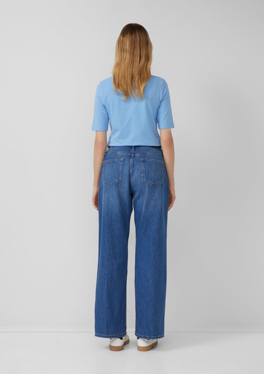 T-Shirt im Slim Fit mit Artwork