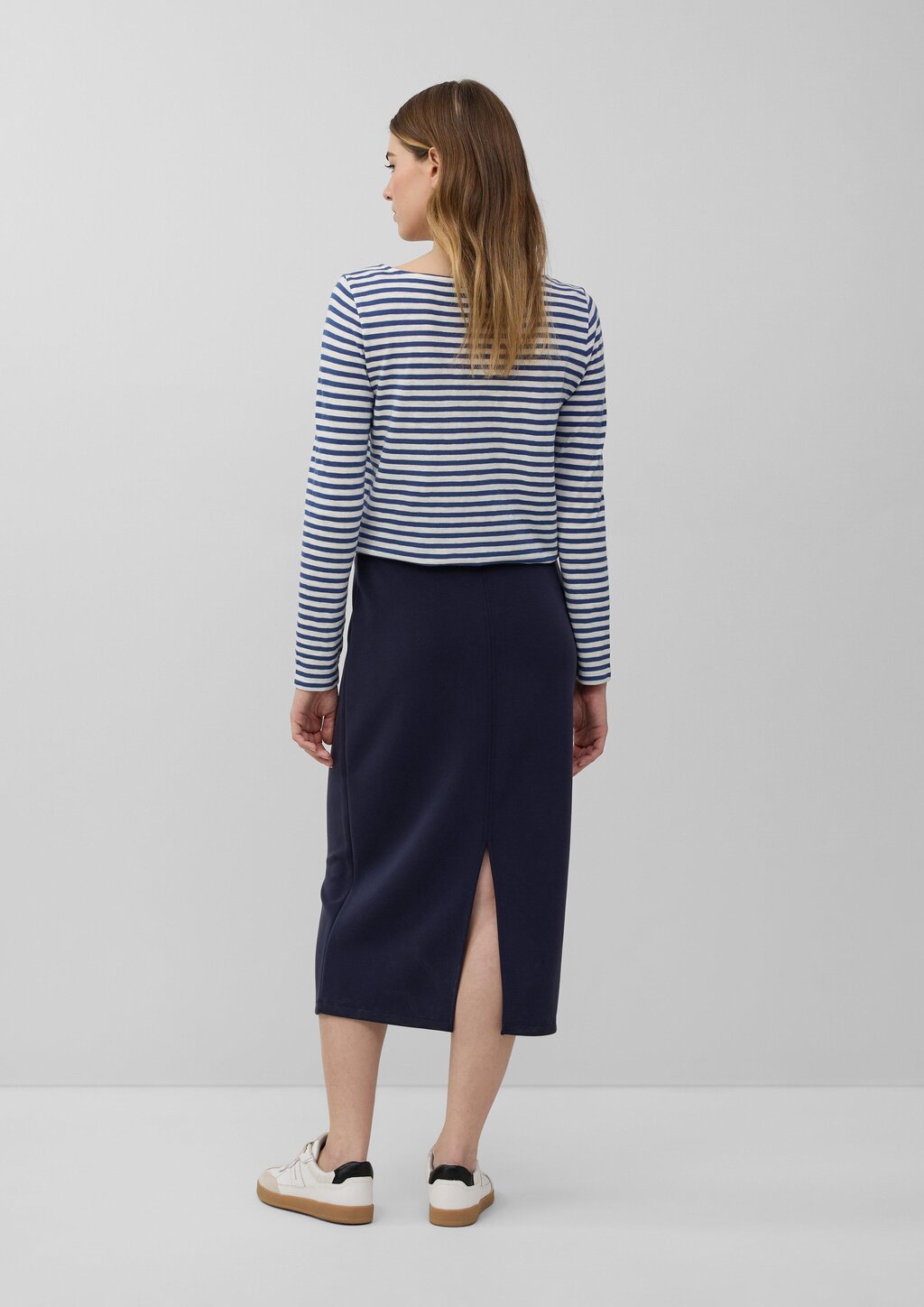 Weicher Midirock aus Scuba mit Schlitz