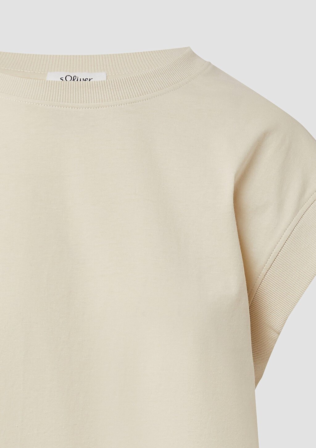 T-Shirt im Relaxed Fit mit überschnittenen Schultern