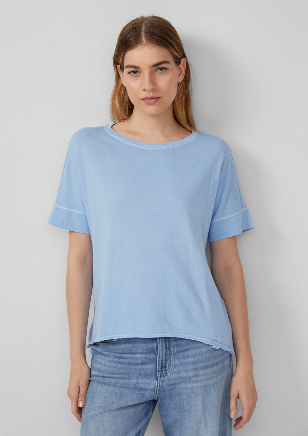 Gewaschenes T-Shirt mit Ziernähten im Relaxed Fit