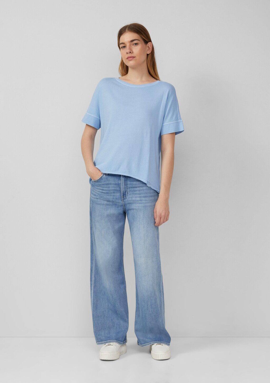 Gewaschenes T-Shirt mit Ziernähten im Relaxed Fit