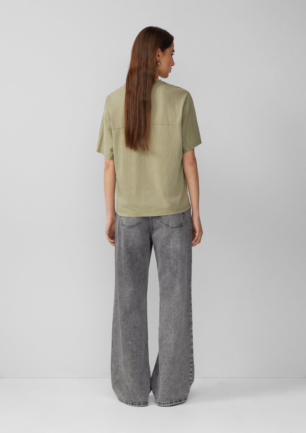 Gewaschenes T-Shirt mit Frontprint