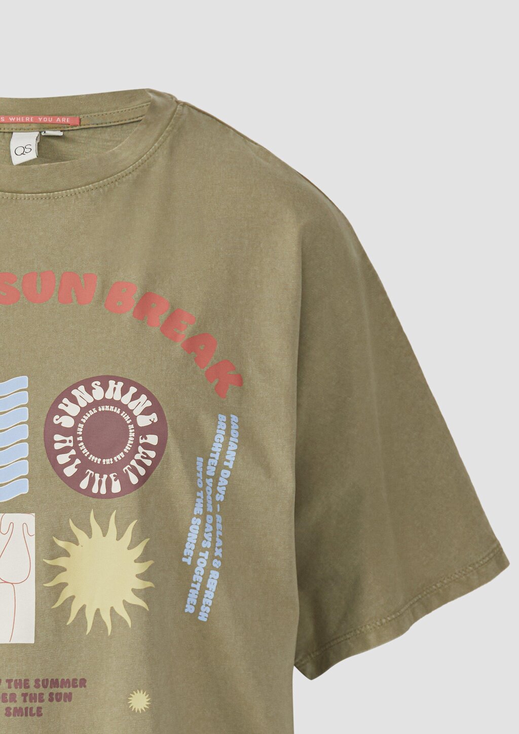 Gewaschenes T-Shirt mit Frontprint