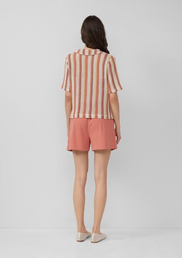 Verkürzte Bluse in Häkeloptik