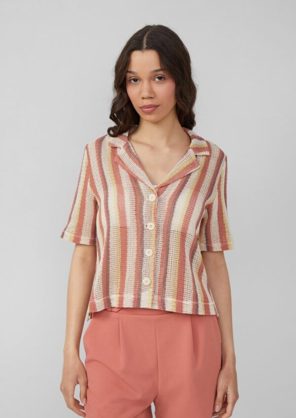 Verkürzte Bluse in Häkeloptik