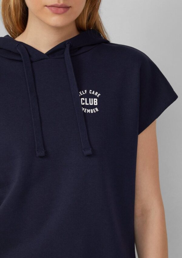 Sweatshirt mit Kapuze und überschnittenen Schultern