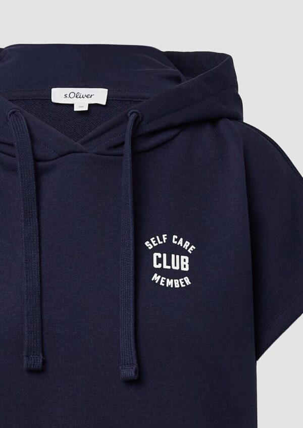 Sweatshirt mit Kapuze und überschnittenen Schultern