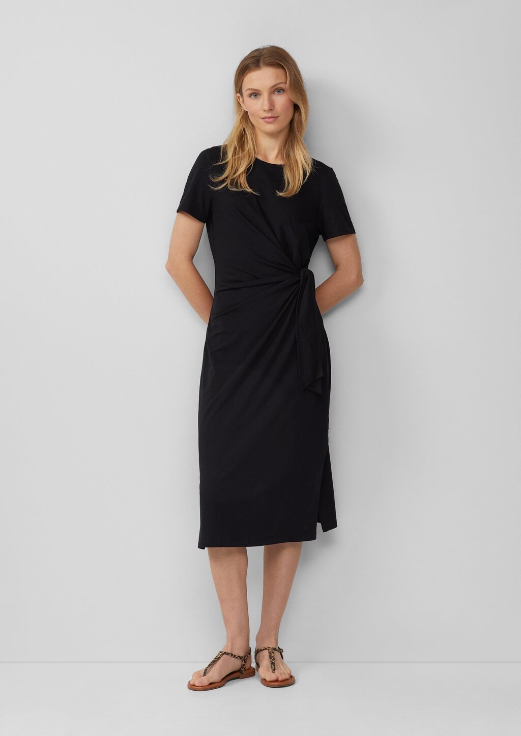 Jersey-Kleid mit Knotendetail und Raffung