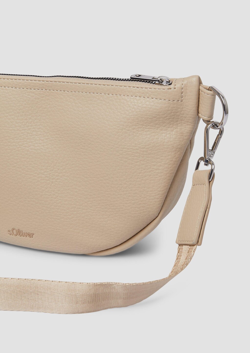 Crossbody-Bag mit Leo-Lining