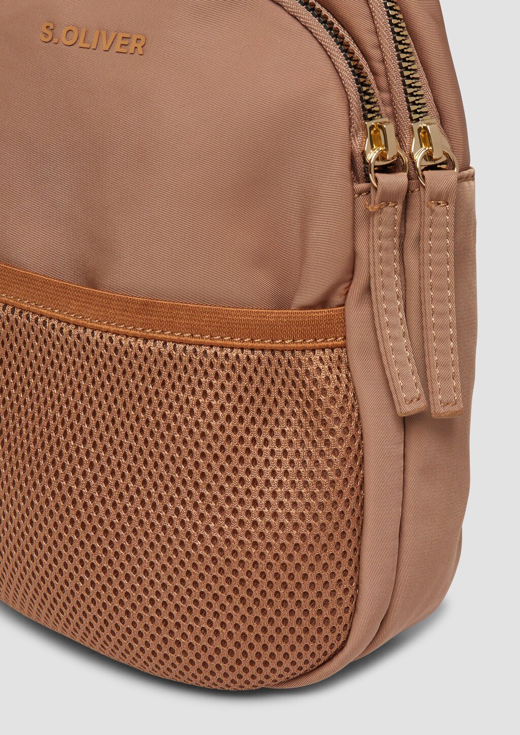 Schultertasche mit aufgesetzter Mesh-Tasche