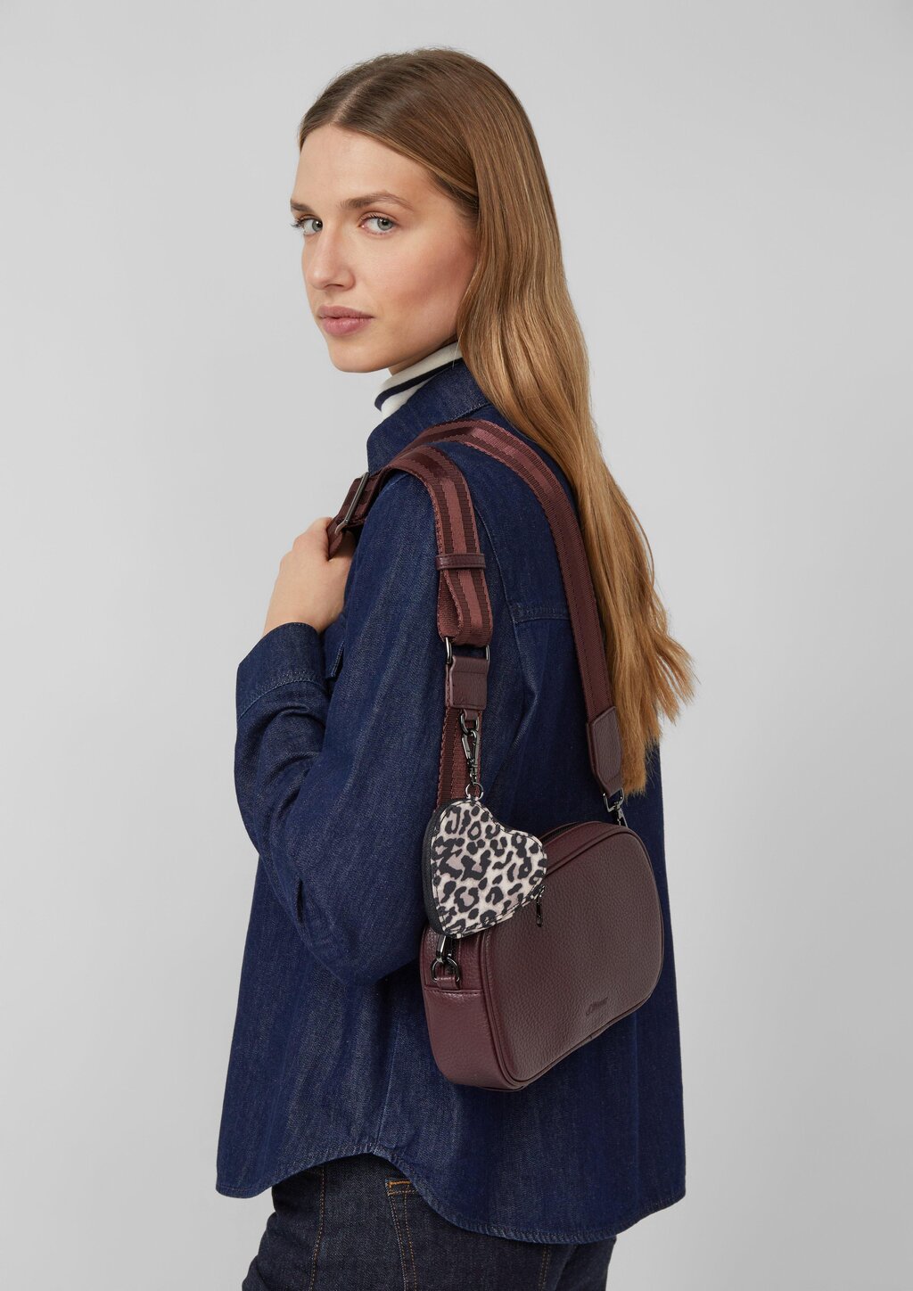 Mittelgroße Camera-Bag aus Lederimitat