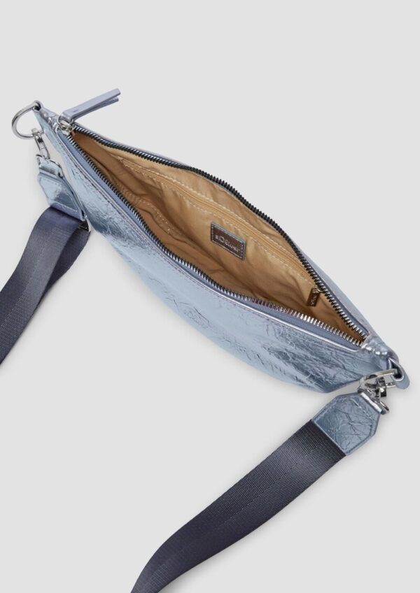 Crossbody Bag mit Logo-Prägung