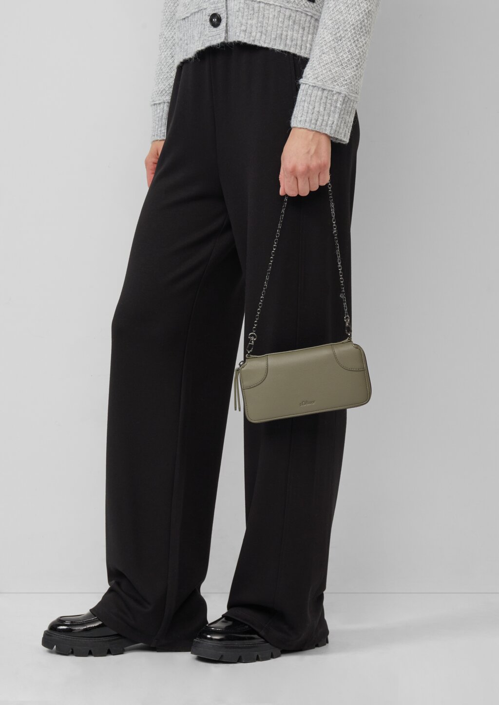 Portemonnaie aus Lederimitat mit abnehmbarem Kettenschulterriemen